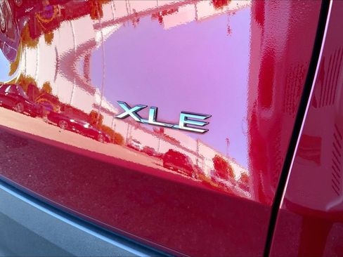 Used 2025 Toyota Grand Highlander AWD image 18