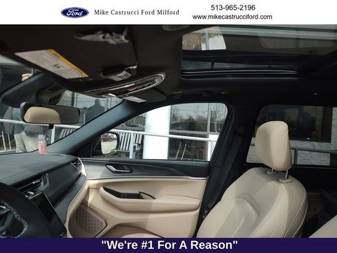 Used 2025 Jeep Grand Cherokee L Limited w/ Black Appearance Package image 7