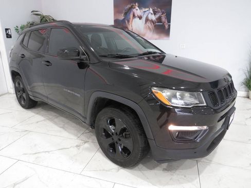 Used 2019 Jeep Compass Latitude AWD/4WD image 1
