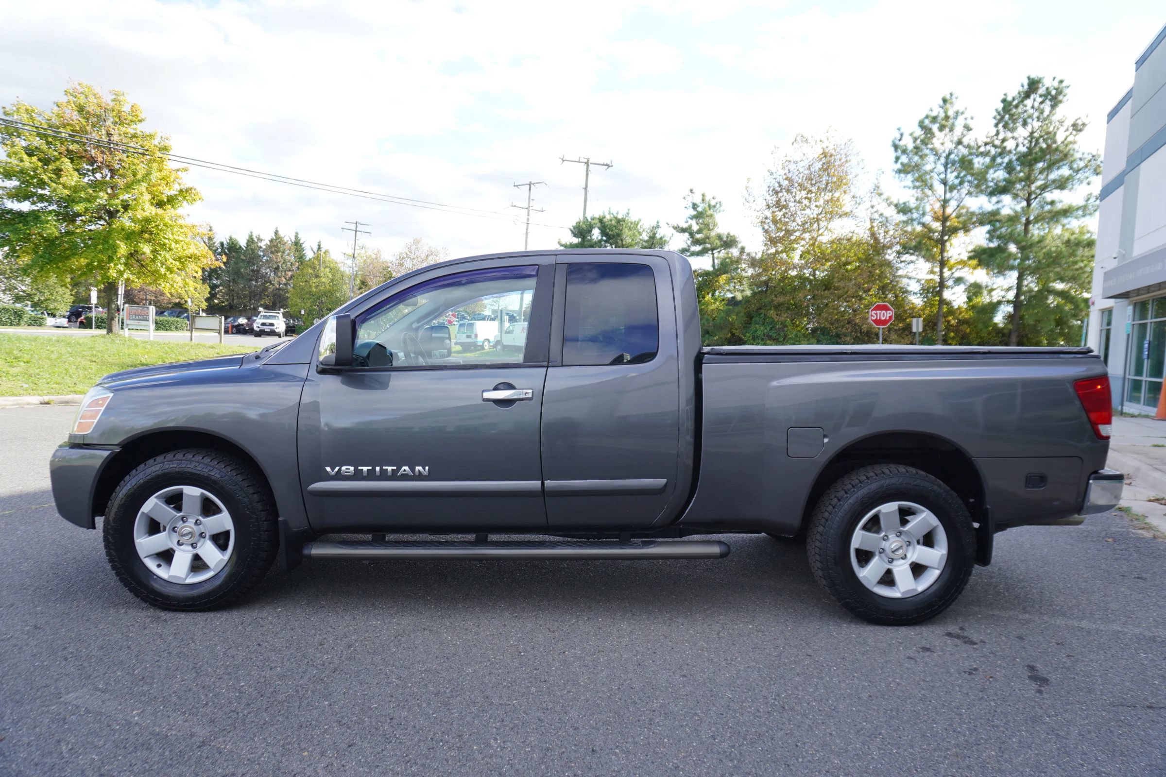 Used 2007 Nissan Titan LE w/ Tow Pkg AWD/4WD image 4