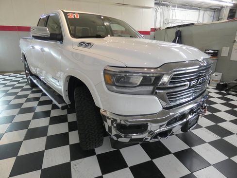 Used 2021 RAM 1500 Laramie AWD/4WD image 3