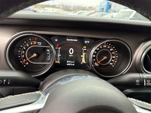 Used 2018 Jeep Wrangler Unlimited Sahara image 17