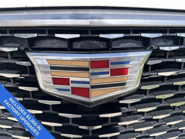 Used 2024 Cadillac XT6 Luxury w/ LPO, Floor Liner Package FWD image 10