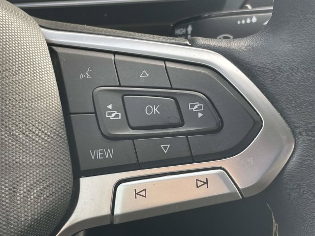 Certified 2023 Volkswagen Tiguan SE R-Line FWD image 23