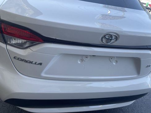 Used 2021 Toyota Corolla LE FWD image 15