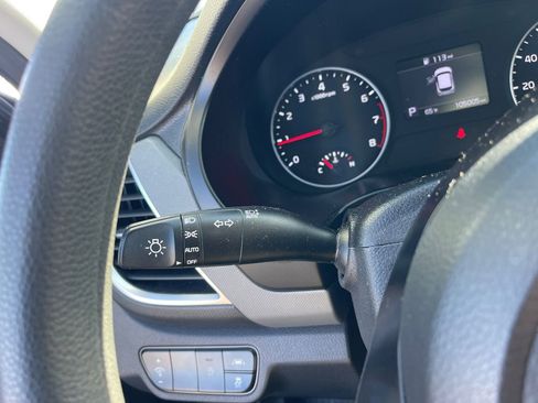 Used 2022 Kia Seltos LX image 37