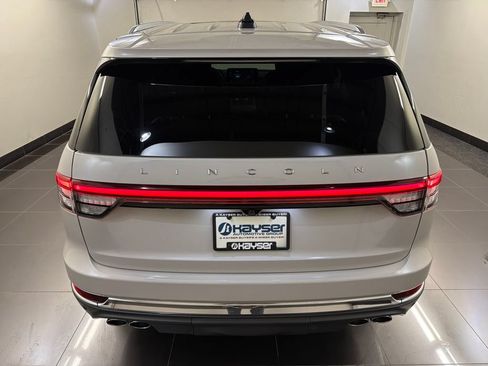 Certified 2025 Lincoln Aviator Reserve w/ Illumination Package AWD/4WD image 5