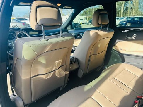 Used 2010 Mercedes-Benz E 350 Sedan image 25