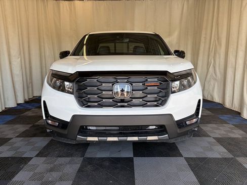 Used 2025 Honda Ridgeline TrailSport image 4