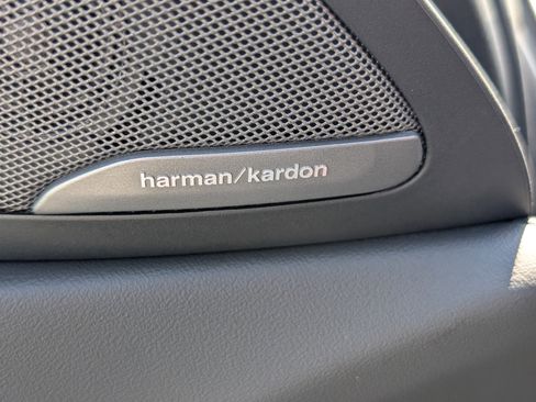 Used 2024 BMW X6 xDrive40i w/ Premium Package image 23