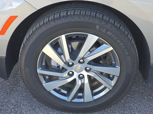 Used 2024 Chevrolet Equinox LT FWD image 27