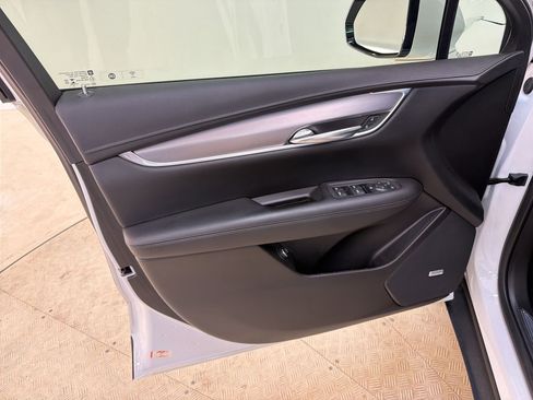 Used 2021 Cadillac XT5 Luxury FWD image 21