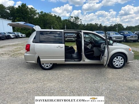 Used 2014 Dodge Grand Caravan SE w/ Quick Order Package 29E SE FWD image 15