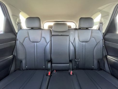 Used 2025 Kia Sorento S image 28