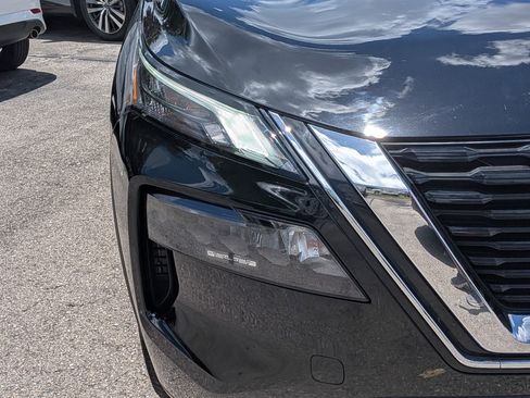 Used 2021 Nissan Rogue S FWD image 9