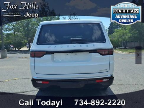Certified 2024 Jeep Wagoneer Series II w/ Flexible Seating Group AWD/4WD image 7