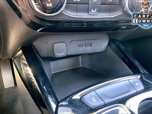 Used 2024 Chevrolet Trax LT FWD image 32