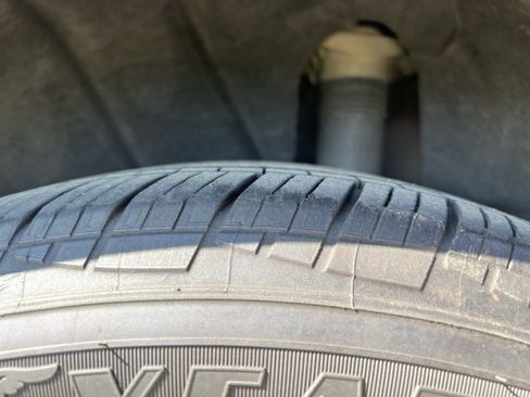 Used 2023 Volkswagen Tiguan SE image 12