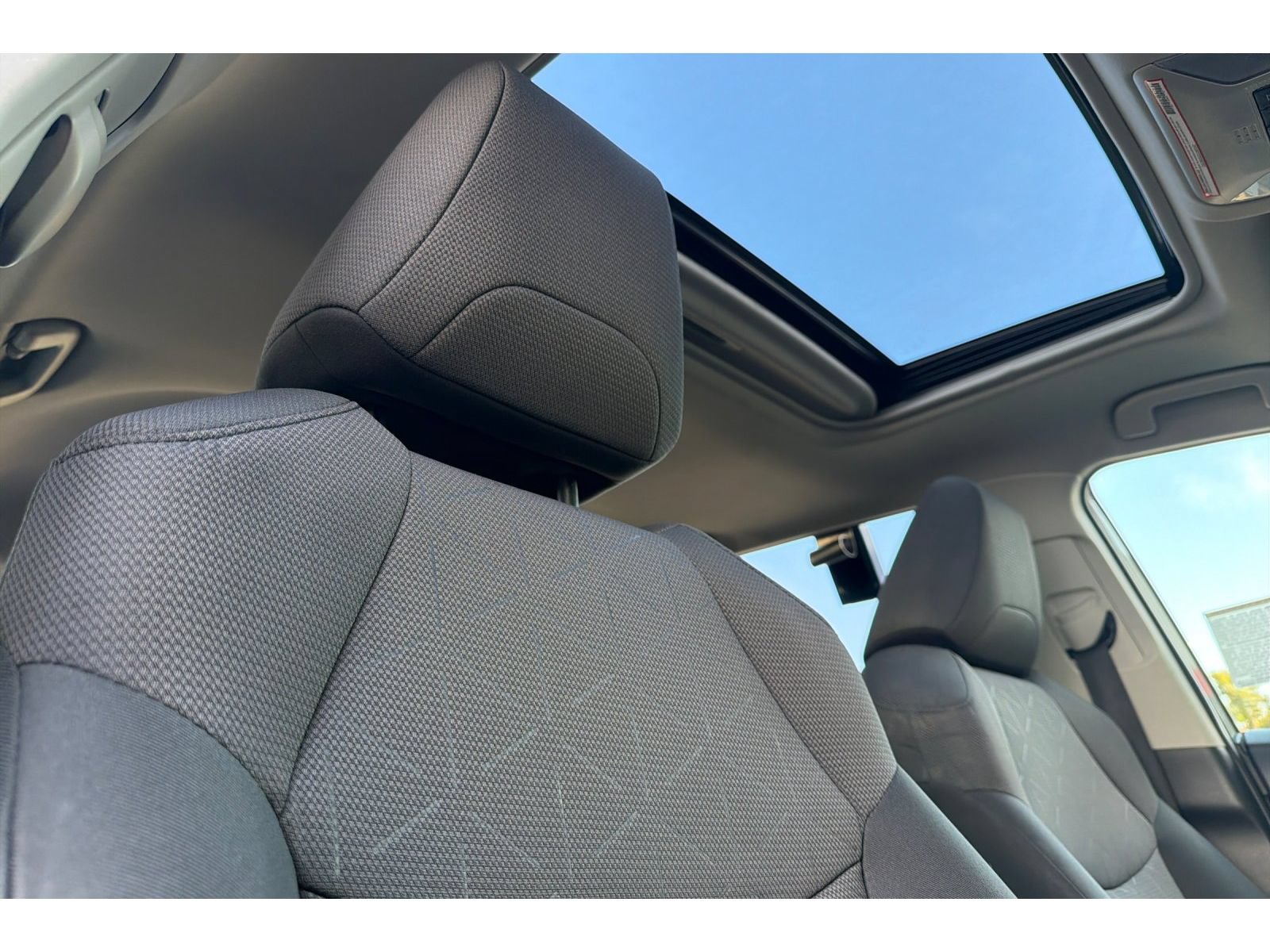Used 2019 Toyota RAV4 XLE w/ Convenience Package AWD/4WD image 19
