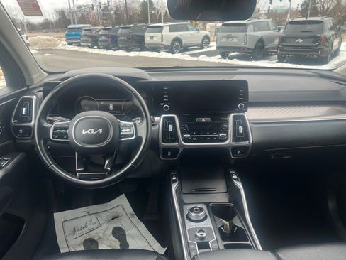 Used 2022 Kia Sorento S image 4