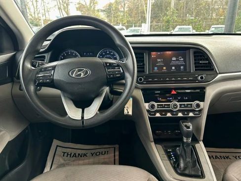 Used 2020 Hyundai Elantra SEL image 10