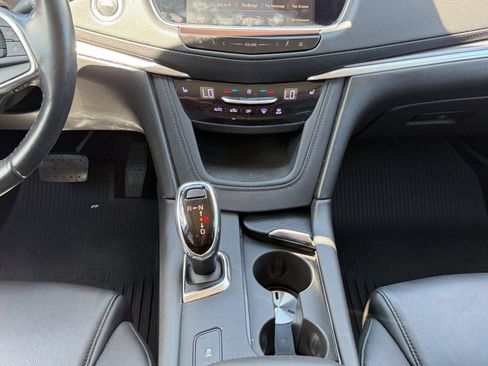 Used 2019 Cadillac XT5 Luxury FWD image 18