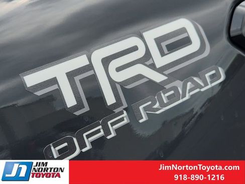 Used 2025 Toyota Tacoma TRD Off-Road image 13