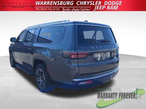 Used 2024 Jeep Wagoneer L Series II w/ Flexible Seating Group AWD/4WD image 6