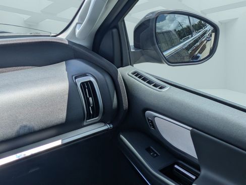 New 2026 Ford Expedition Active RWD image 23