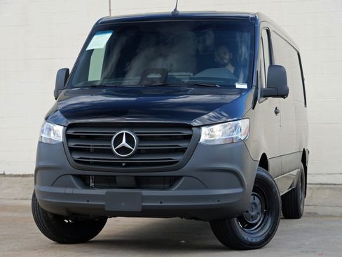 Used 2026 Mercedes-Benz Sprinter 2500 image 3