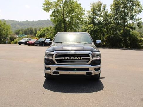 Used 2023 RAM 1500 Laramie AWD/4WD image 3