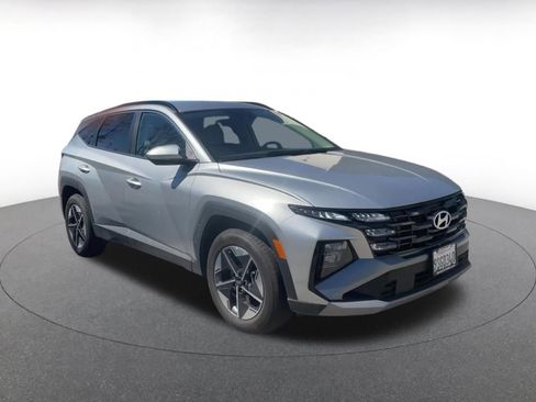 Used 2025 Hyundai Tucson SEL image 2