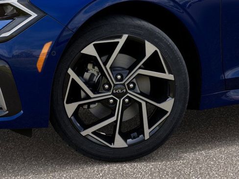 New 2025 Kia K5 EX image 9