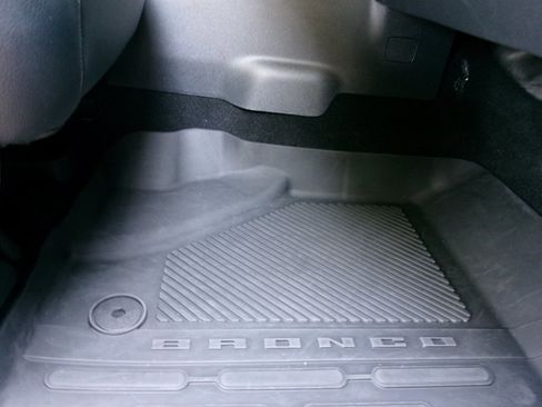 Used 2024 Ford Bronco Outer Banks AWD/4WD image 17