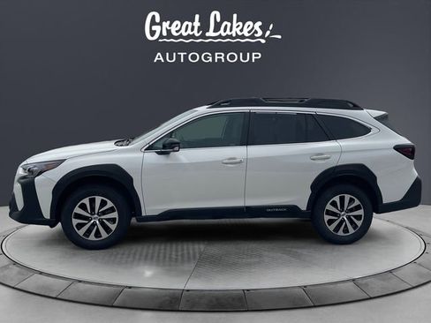 Used 2024 Subaru Outback Premium AWD/4WD image 2