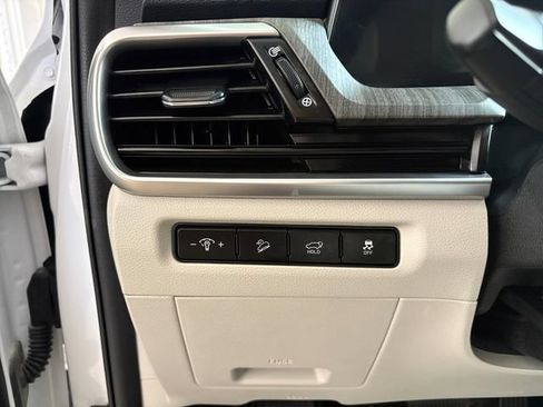 Certified 2025 Kia Telluride EX w/ EX Captain's Chair Package AWD/4WD image 20