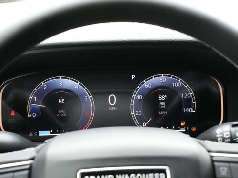 New 2026 Jeep Grand Wagoneer L Limited AWD/4WD image 9