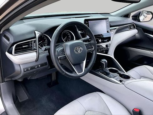 Used 2024 Toyota Camry XLE FWD image 18