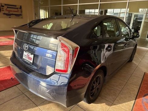 Used 2014 Toyota Prius Three w/ Solar Roof Package image 8