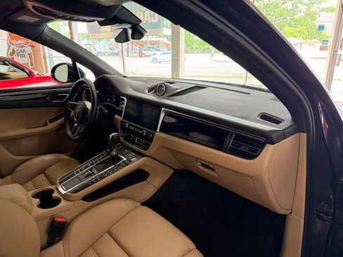 Used 2019 Porsche Macan S AWD/4WD image 36