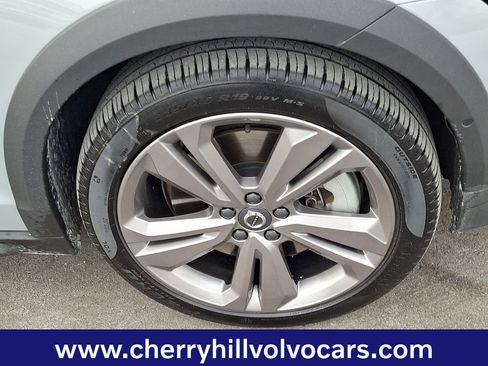 Certified 2025 Volvo V60 B5 Cross Country Plus image 9