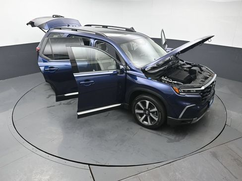 Certified 2024 Honda Pilot Touring image 54