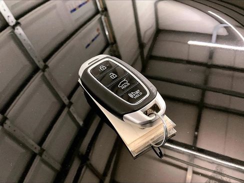 Used 2019 Hyundai Santa Fe SEL image 9