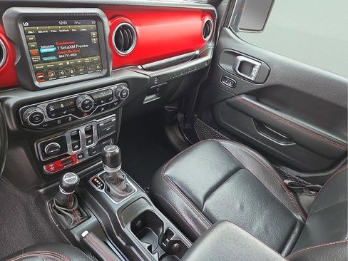 Used 2020 Jeep Wrangler Rubicon AWD/4WD image 12
