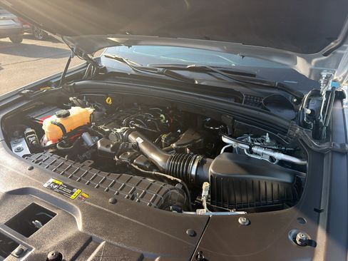 Used 2024 Jeep Grand Cherokee L Limited image 5