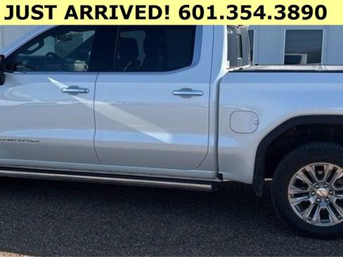 Used 2023 GMC Sierra 1500 Denali w/ Technology Package image 4