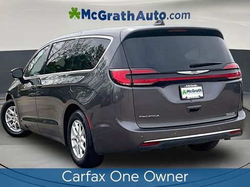 Used 2023 Chrysler Pacifica Touring-L FWD image 4