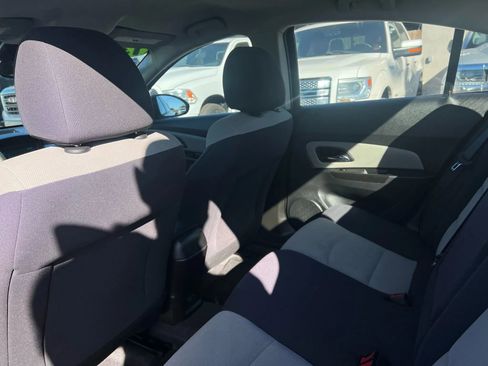 Used 2013 Chevrolet Cruze LS image 10