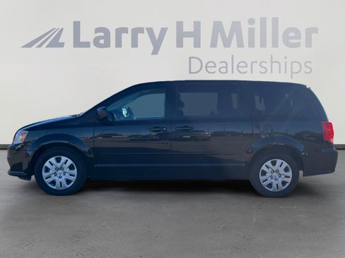 Used 2017 Dodge Grand Caravan SE w/ Power Window Group image 2