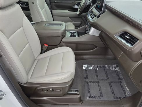 Used 2024 Chevrolet Tahoe LT w/ Luxury Package AWD/4WD image 33